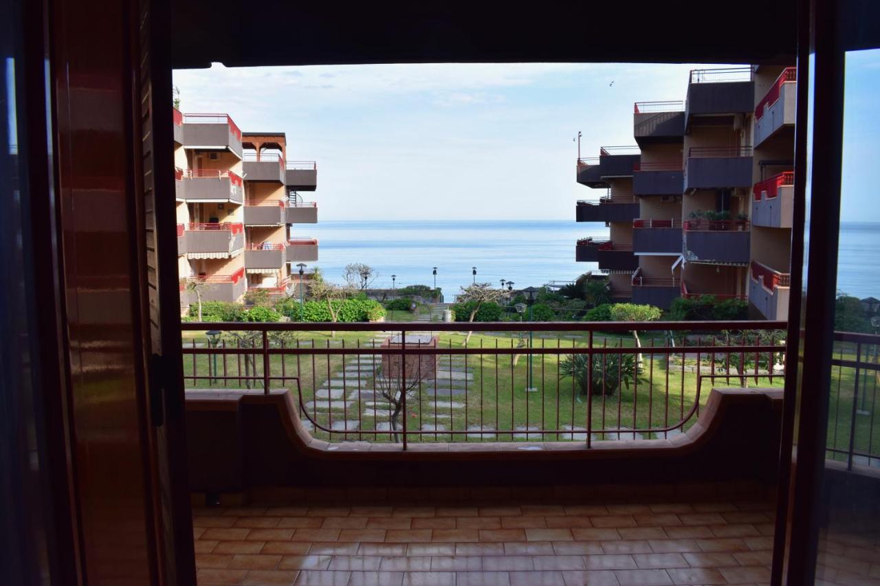 Beach House Blue Holiday Letojanni Dış mekan fotoğraf